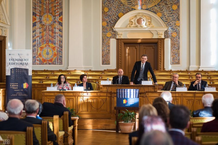 Kielemezte a „negru” szót az akadémia elnöke – A romángyalázás elleni tiltakozásra szólít Ioan Aurel Pop