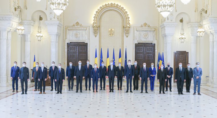 Letették az esküt az új bukaresti kormány tagjai, köztük az RMDSZ miniszterei