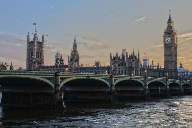 London 23 ország, köztük Románia nevében adott ki közös közleményt a húszik állásaira mért brit-amerikai légicsapásról