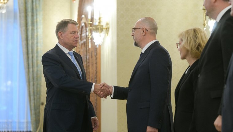 Klaus Iohannis államfő telefonon egyeztetett Kelemen Hunorral