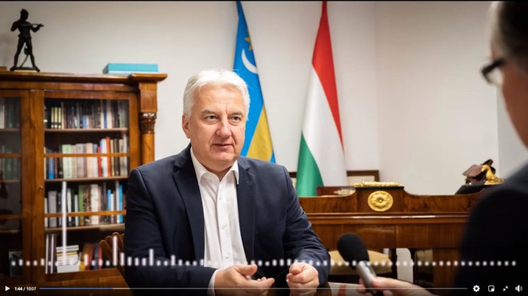 Semjén: nincs A és B kategóriájú magyar állampolgár, a honosítás a „Trianonra ma adható reális válasz”