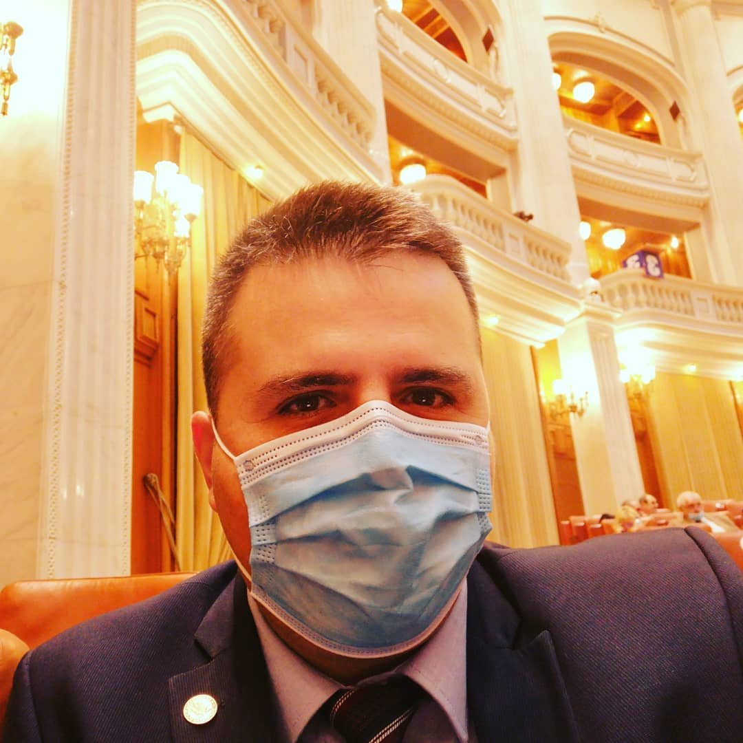 A máramarosi honatya korábbi ígéretével ellentétben nem hajlandó megválni képviselői székétől •  Fotó: Apjok Norbert/Facebook
