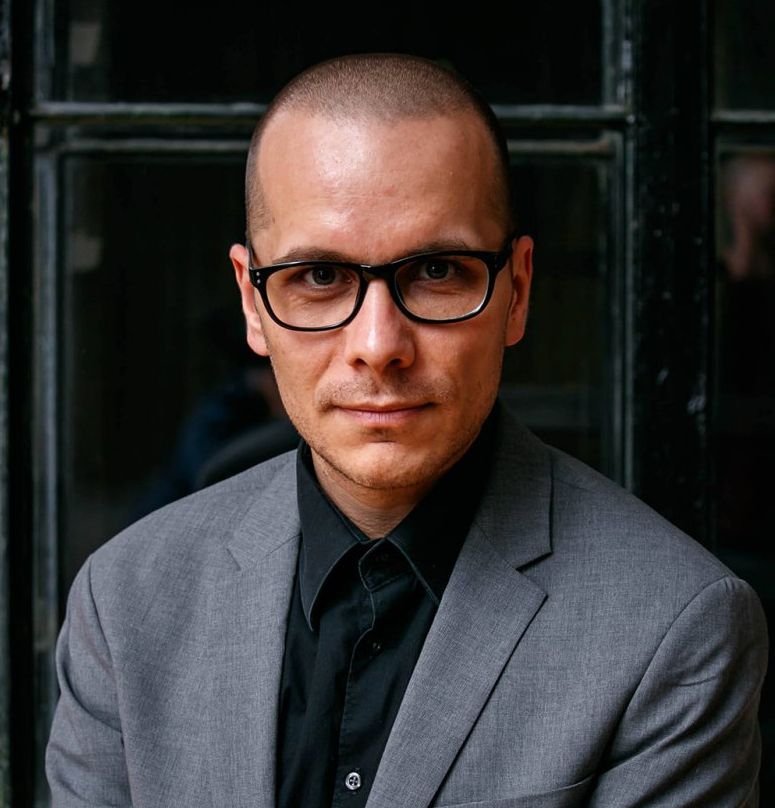 Botos Bálint: „örömmel dolgozom az ország különböző színházaiban” •  Fotó: Nagyváradi Szigligeti Színház