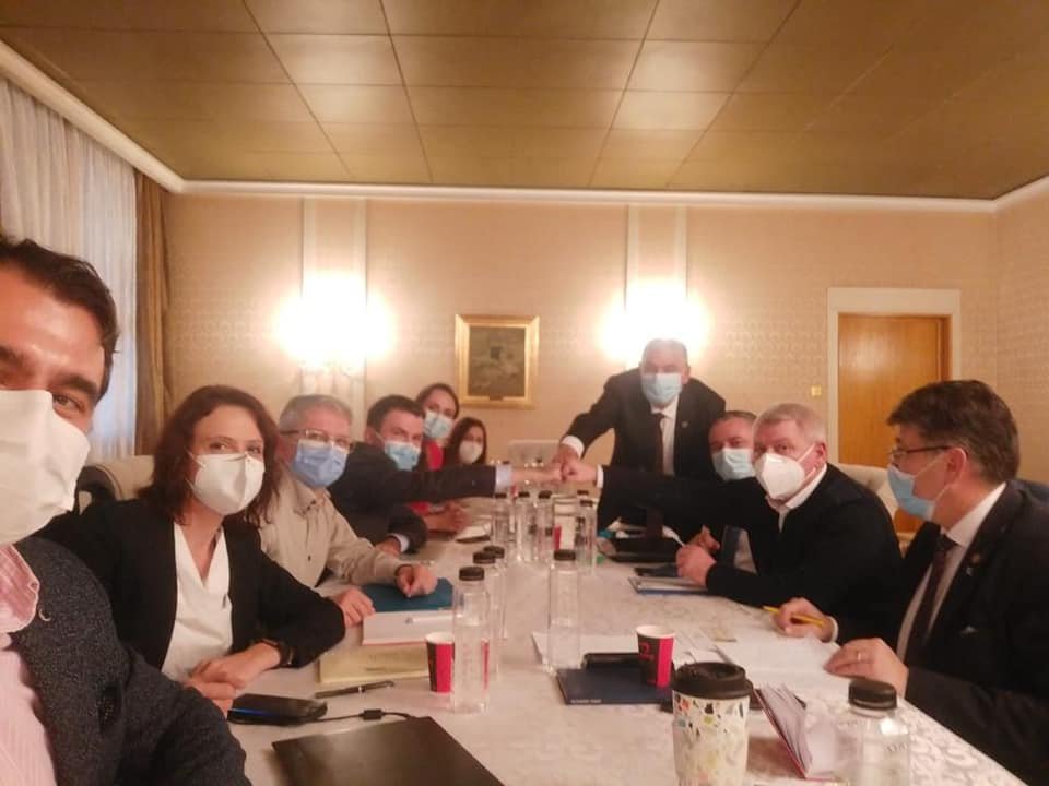 Vasárnap rövidre sikerült a hárompárti koalíciós tárgyalás, felfüggesztették az egyeztetéseket •  Fotó: Florin Roman/Facebook