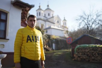 A kolozsvári Diákművelődési Ház előtt tüntettek az AUR szimpatizánsai