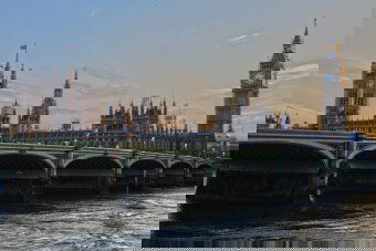 London 23 ország, köztük Románia nevében adott ki közös közleményt a húszik állásaira mért brit-amerikai légicsapásról