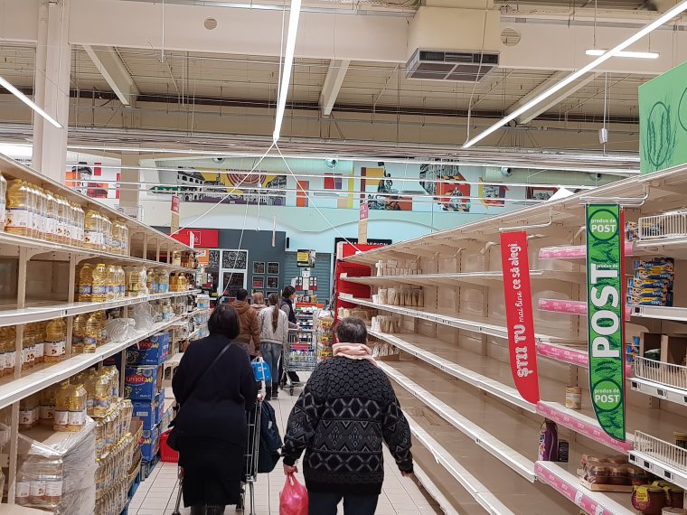 Negyvenezer lejre bírságoltak két háromszéki személyt a lakhelyük elhagyása miatt