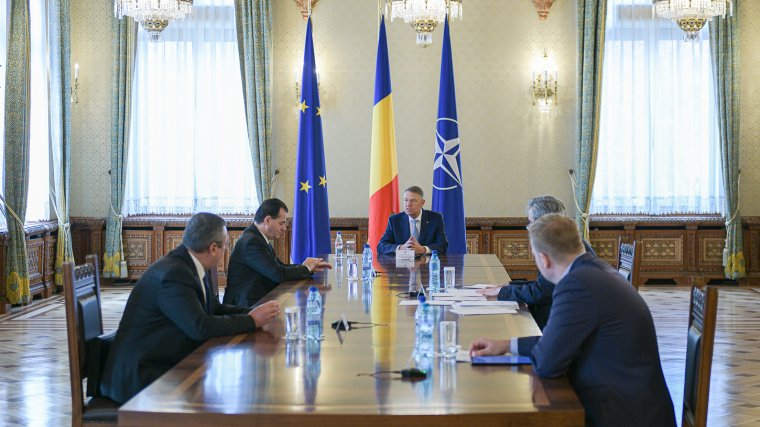 Nappalra is kiterjesztik a részleges kijárási tilalmat, otthon kell maradniuk az időseknek, a katonaságot is bevetik