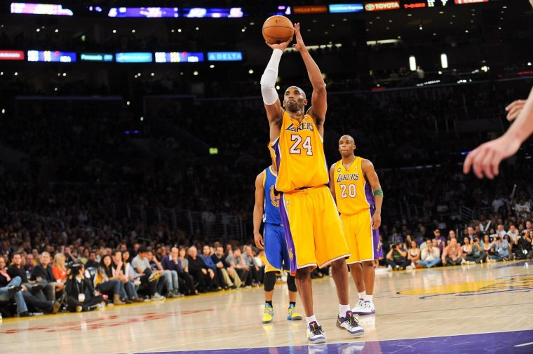 Helikopter-balesetben életét vesztette Kobe Bryant kosárlabdázó