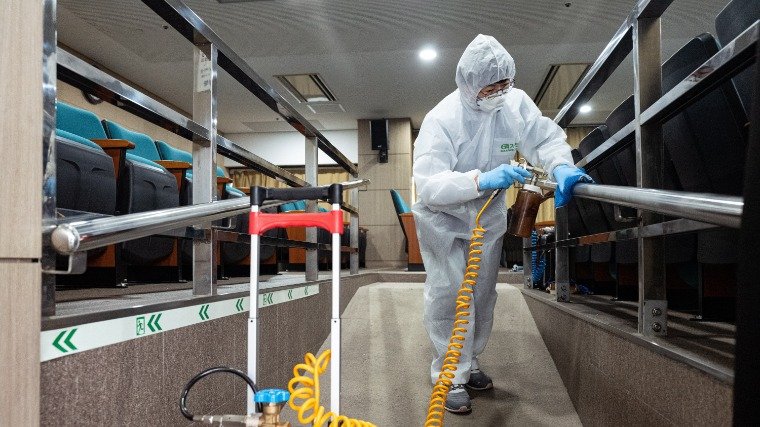 Több mint 244 ezer a koronavírus-fertőzöttek száma a világon