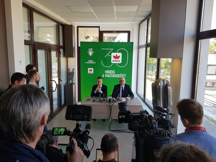 Szijjártó Péter a gazdaságfejlesztési program folytatásáról biztosított Kolozsváron