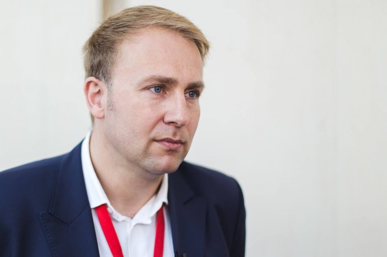 A koronavírus-járvány kellős közepén mondott le tisztségéről az egészségügyi miniszter