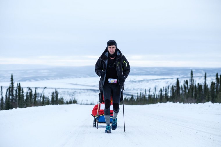 Mozgóképen megörökített extrém megmérettetés: a kolozsvári Vlad Crișan Pop 620 kilométert tesz meg az olykor -50 fokos hidegben