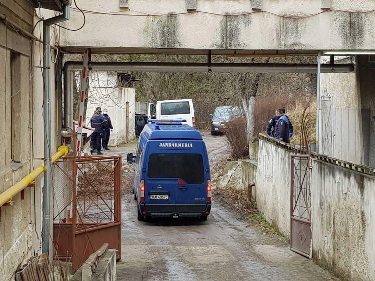 A kincses városi klinika hátsó bejáratánál fogadják a külföldről érkező polgárokat &bullet;  Fotó: Rostás Szabolcs