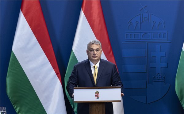 Orbán Viktor: „együttműködésre kell törekednünk, építenünk kell Közép-Európát” &bullet;  Fotó: MTI/Szigetváry Zsolt