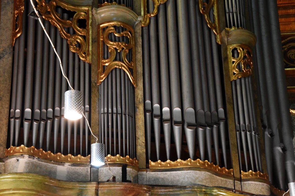 Harminckét regisztere és több mint 2000 sípja van. &bullet;  Fotó: Forrás: a Nagyváradi Római Katolikus Püspökség honlapja