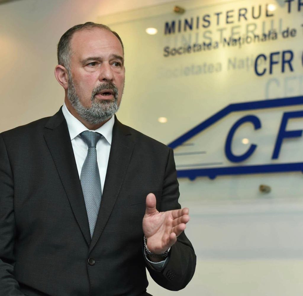 Bennfentes. Szentes József három évig vezettea CFR személyszállító részlegét 