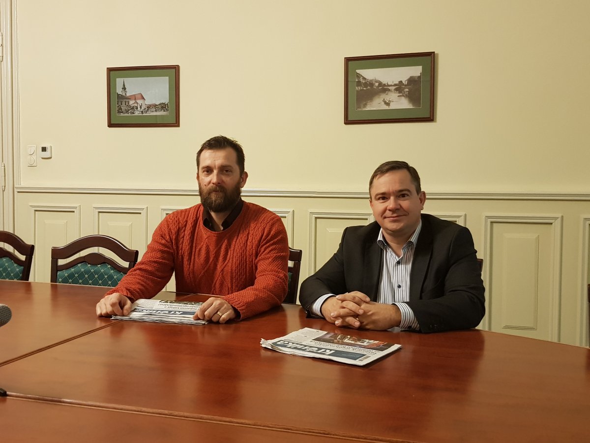 Baranyai Tamás, az alkotás rendezője és Kónya István producer, Gyula alpolgármestere •  Fotó: Rostás Szabolcs