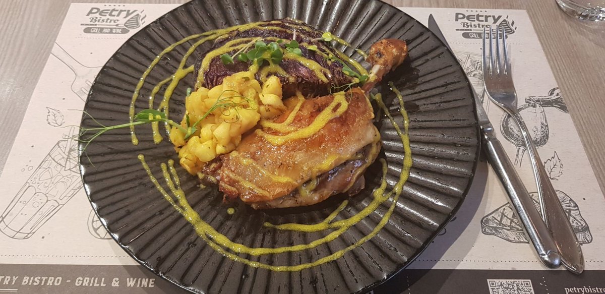 Konfitált kacsasült grillezett zöldséggel •  Fotó: Kisréti Zsombor