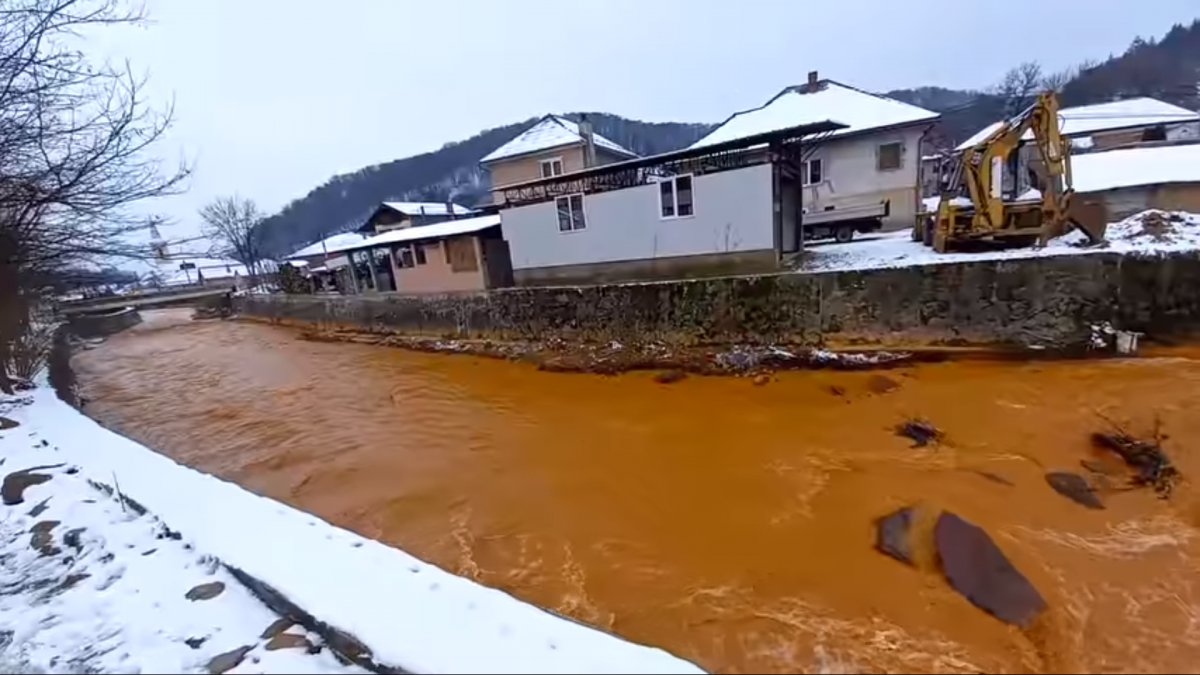 •  Fotó: Facebook/Apele Române/videóból