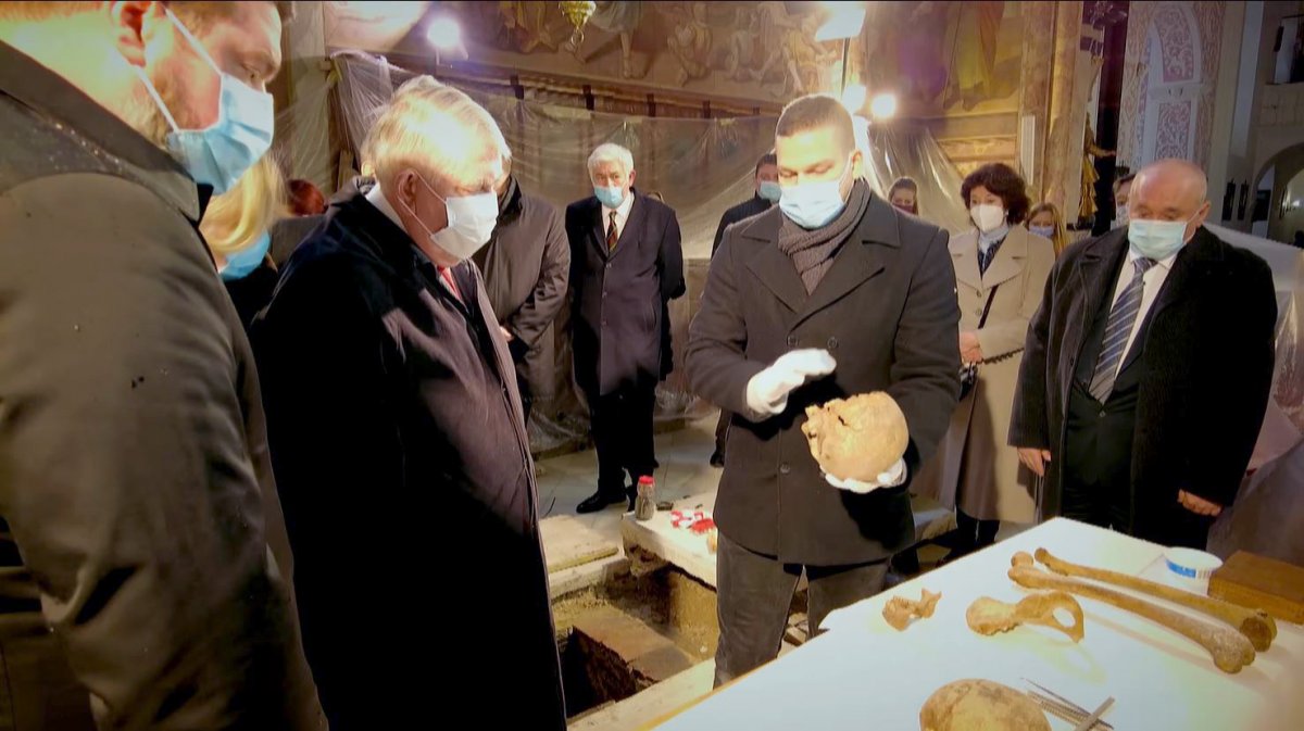 A Hunyadi család sírjának feltárása Horvátországban •  Fotó: videó felvétel