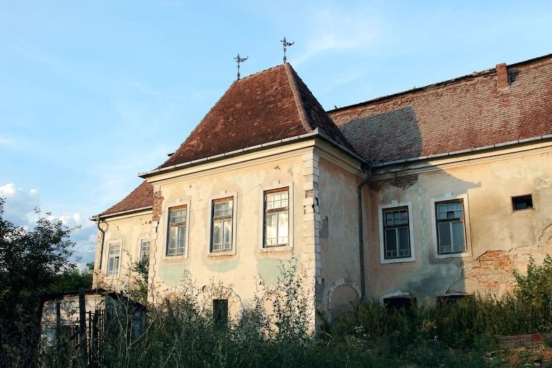 A melléképületekben szociális intézmények működnek majd •  Fotó: Kastély Erdélyben