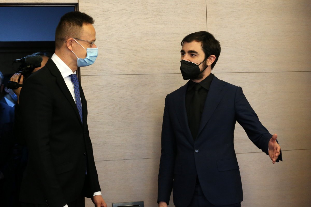 Claudiu Năsui román gazdaságért, vállalkozásokért és turizmusért felelős miniszter is tárgyalt a magyar külügyminiszterrel •  Fotó: MTI/Baranyi Ildikó