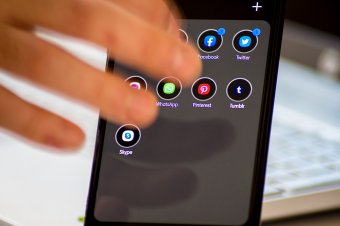 Behálózva: egyre többen használnak internetet és mobiltelefont Romániában