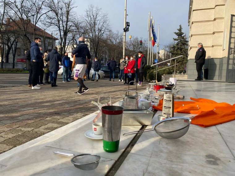 Letették a fegyvert: a temesvári vendéglátósok azt kérik, ne hosszabbítsák meg a karantént