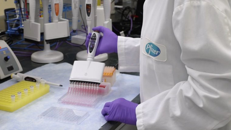 Hatékonynak bizonyult a Pfizer/BioNTech-vakcinája a tinik körében