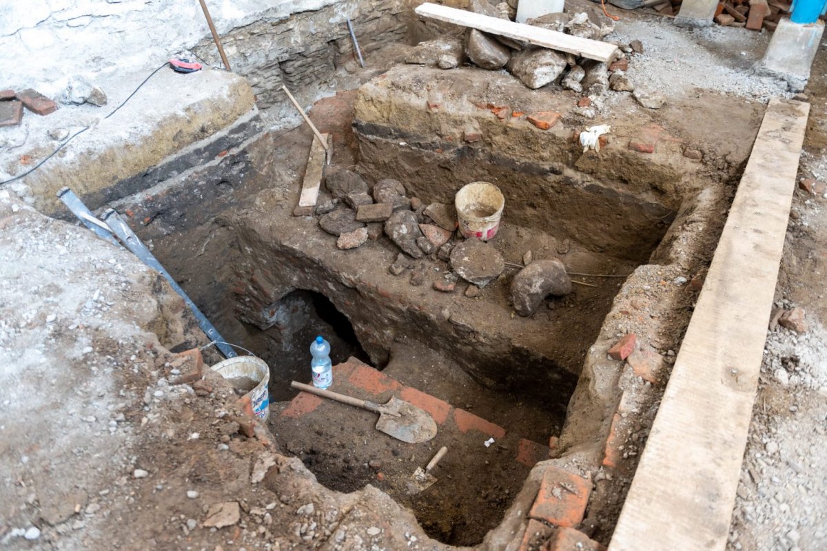 Februárban kétszer végeztek ásatásokat a templomban •  Fotó: Református.ro/Kiss Gábor