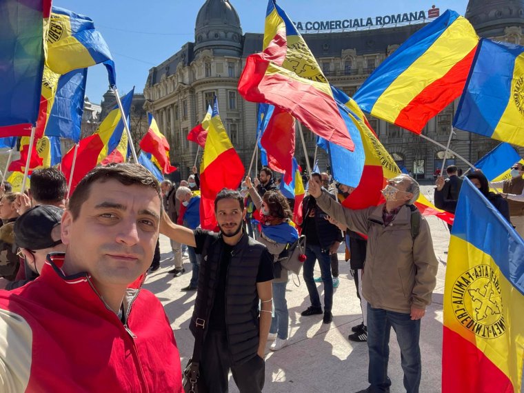 Az AUR megerősödését jelzi egy friss közvélemény-kutatás