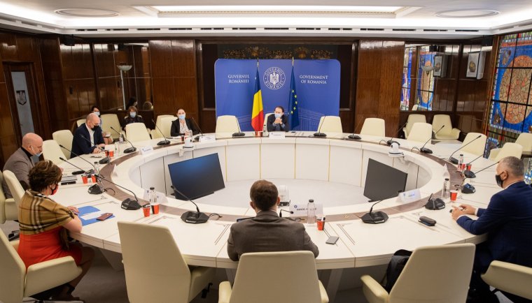 Tesztelhetik a vendégeket az étteremben, szállodában, a munkáltatók átvállalnák a költségeket