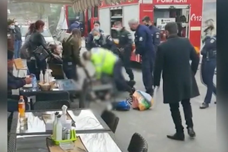 Őrizetbe vették a két rendőrt, akinek beavatkozása nyomán megfulladt egy férfi Piteşti-en