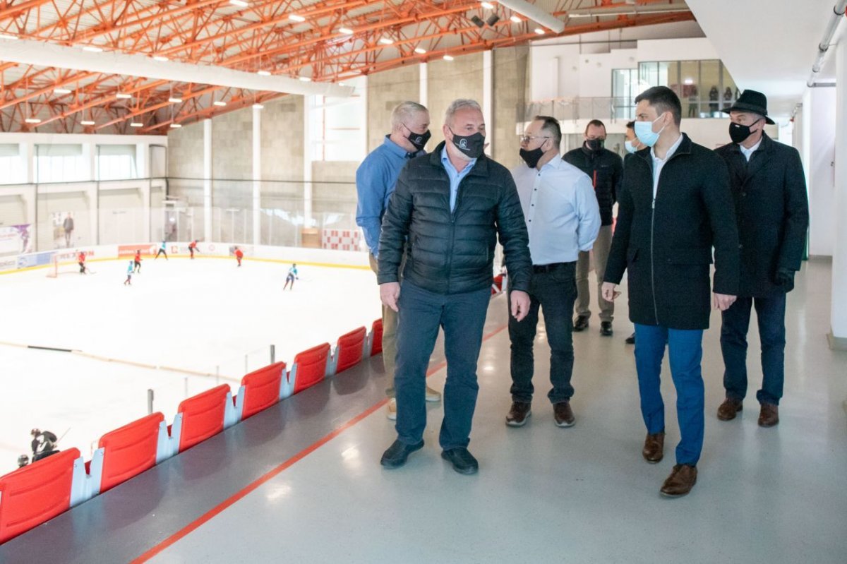 Novák Károly sportminiszter (jobbra, elöl) szerint a romániai sport teljes reformjára van szükség •  Fotó: Kocsis B. János