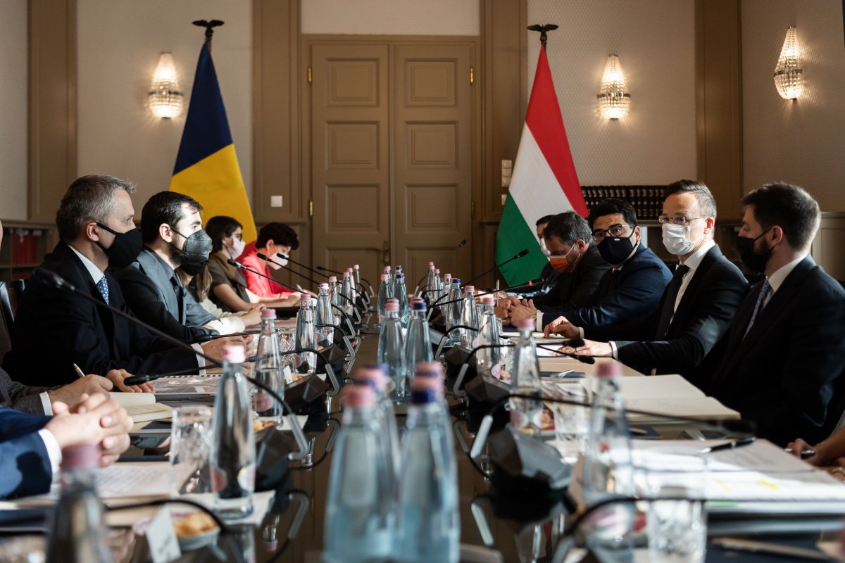 &bullet;  Fotó: Facebook/Szijjártó Péter