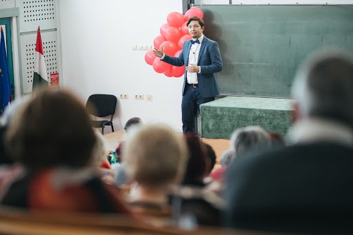 Tánczos Levente: az egyetem olyan kapcsolatrendszer kialakulását teszi lehetővé, amelyet a későbbiekben kamatoztatni lehet •  Fotó: Csík.sapientia.ro