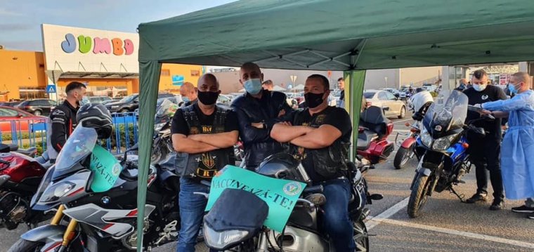 Oltakozásra biztatták az aradiakat a motorosok, és jó példával is elöl jártak