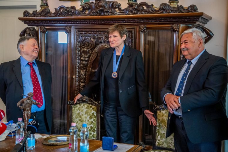 „Beírta nevét az orvostudomány történetébe” – Semmelweis Ignác-díjjal tüntették ki Karikó Katalint