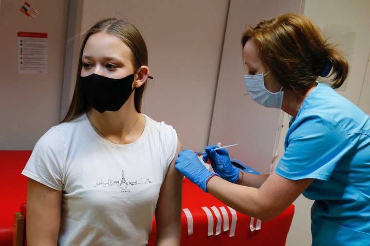 Negyvenötezer diákot oltottak be koronavírus ellen Romániában