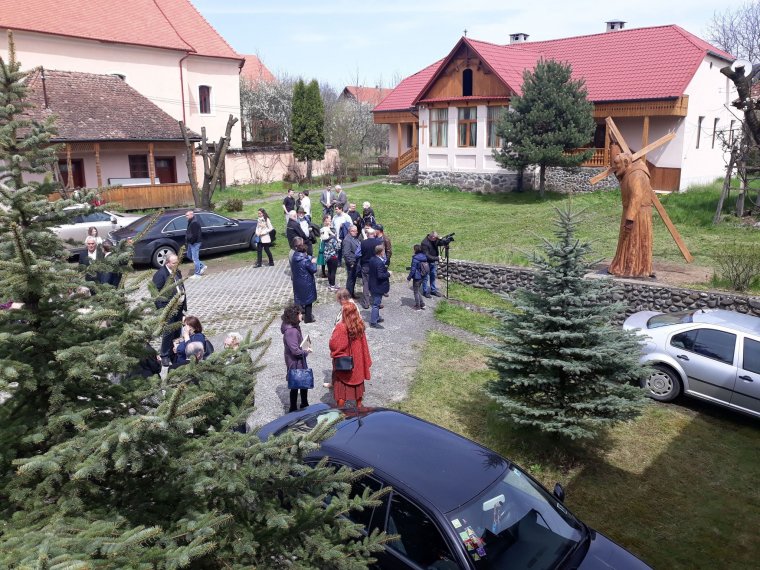 Szobrot kapott Pio atya Nyárádremetén