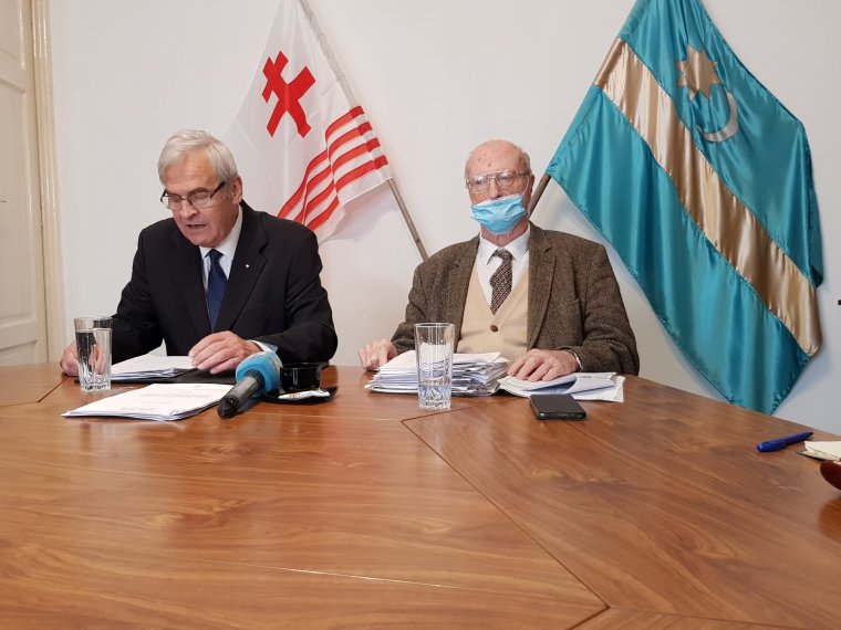 Precedenst teremtő győzelem zászlóügyben: elégedett Tőkés László és Kincses Előd a strasbourgi ítélettel