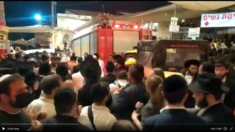 Megkezdték az ortodox vallási ünnepen agyontaposott áldozatok temetését Izraelben