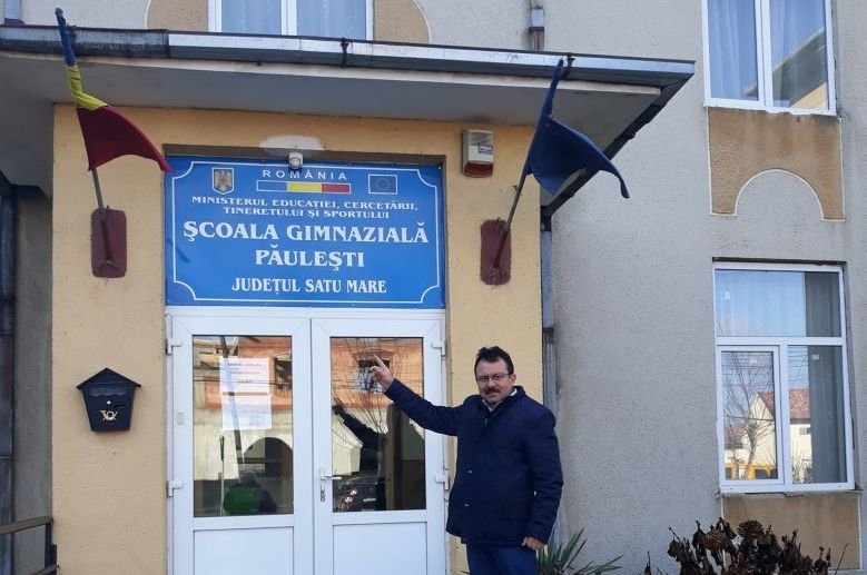 Az Országos Diszkriminációellenes Tanács elé kerül a Zenoviu Bontea kezdeményezte iskolaátkeresztelés •  Fotó: Szatmárpálfalva polgármesteri hivatala