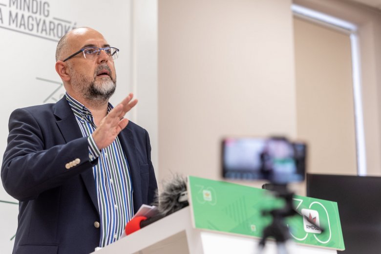 „Ez egy másik mozi”. Kelemen Hunor elárulta a Krónikának, Magyar Péter kérte-e a lemondását