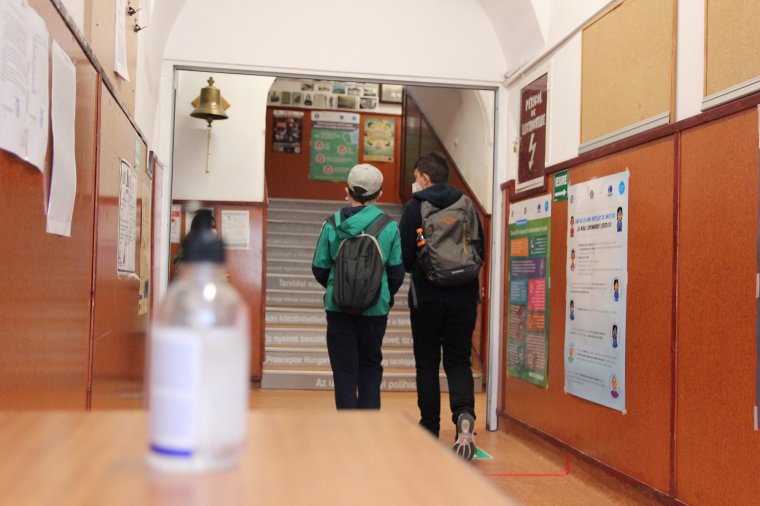 Cîmpeanu máris ötletel: készül a javaslat, hogy 3 ezrelékes fertőzöttségi ráta alatt valamennyi iskola megnyithasson