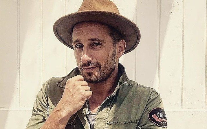 Erdélyben forgatja a pisztolyt Django – Brassó megyében épült fel az Új Babilon