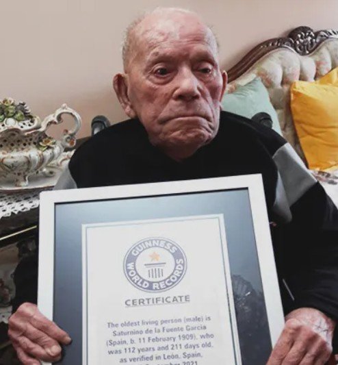 Elhunyt a világ legidősebb férfija, élete során sok mindent át- és túlélt