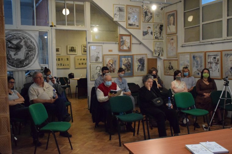 Tisztelet a „kisbetűsöknek”: a fordító munkája egyenértékű a szerzőével