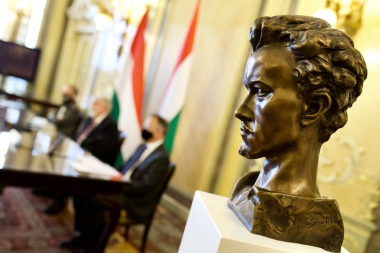 A magyar kormány 9 milliárd forintot biztosít a 2022–2023-as Petőfi-emlékév támogatására